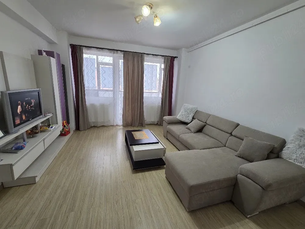 Proprietar  vand apartament  2 camere Militari - imagine 1