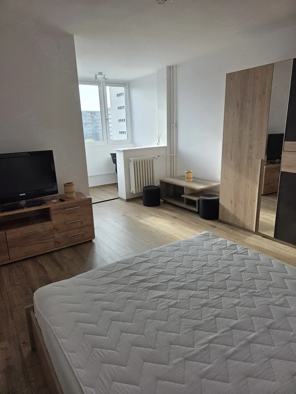 Dau in chirie garsoniera in Detunata