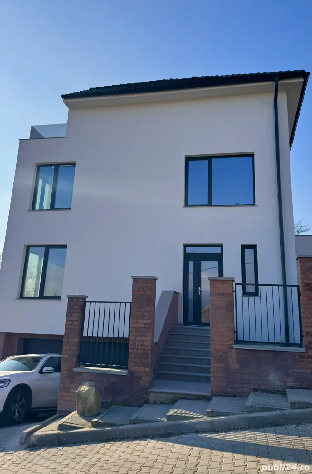 Duplex nou semifinisat, curte separată   Dâmbul Rotund