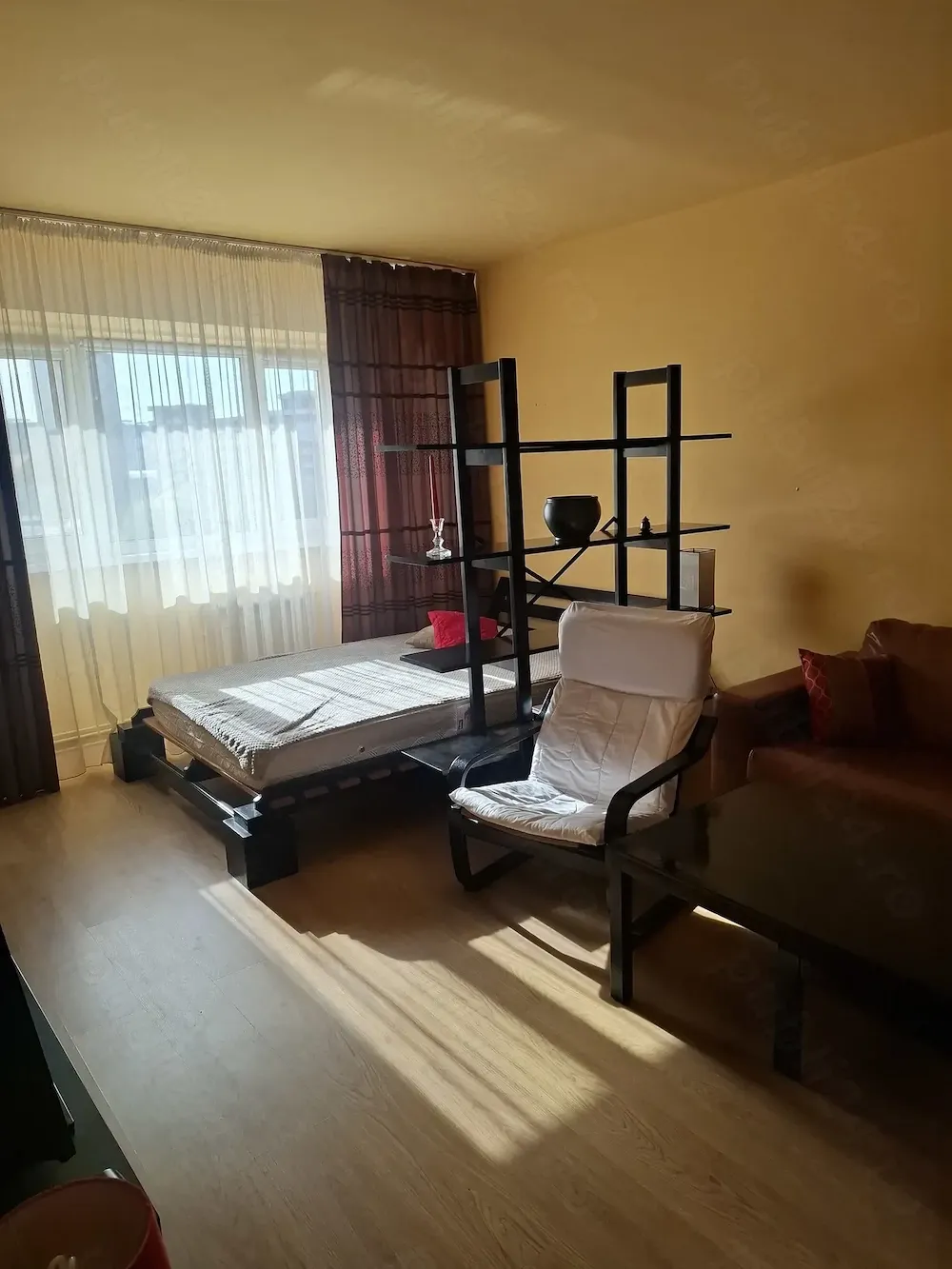 Dau in chirie apartament două camere