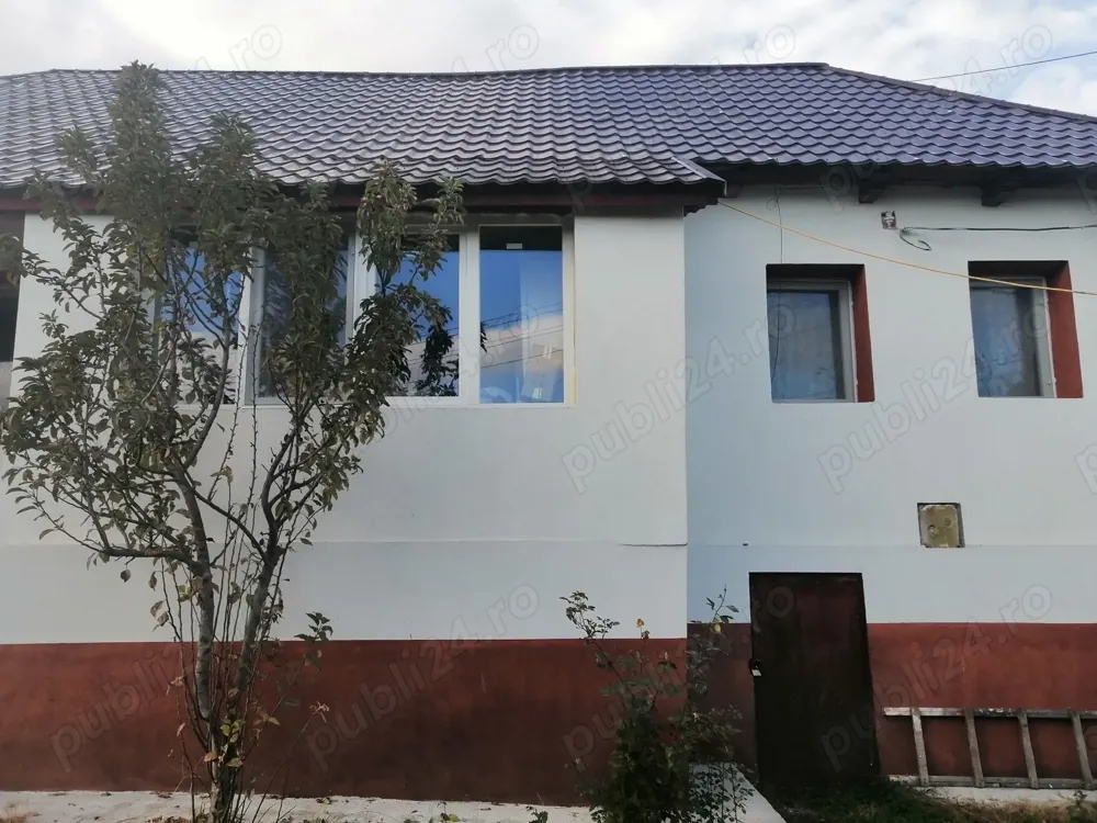 OCAZIE-Casa renovata,92mp utili,teren 900mp situata pe E81,la 30km de Zalau si 50km de Cluj