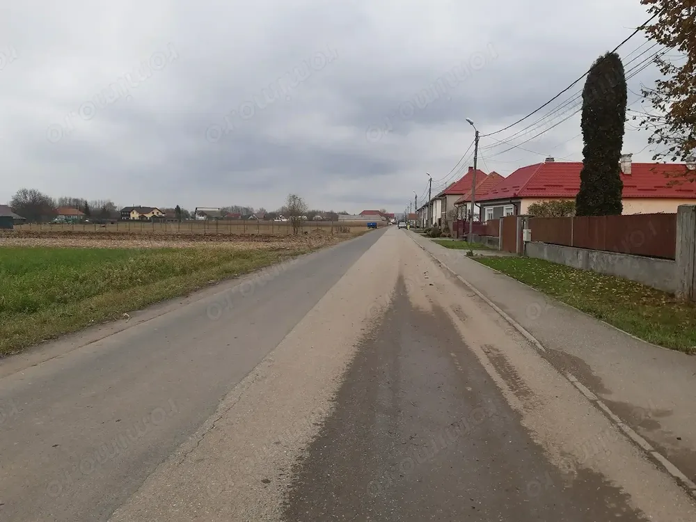 Vand teren intravilan construibil asfalt utilitati pozitionare central Lunca Calnicului