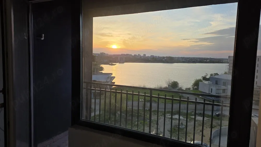 Apartament 2 camere, etaj 5, vedere spectaculoasă la Lacul Siutghiol.