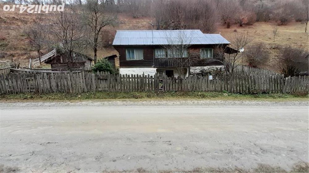Vand casă in zonă de munte