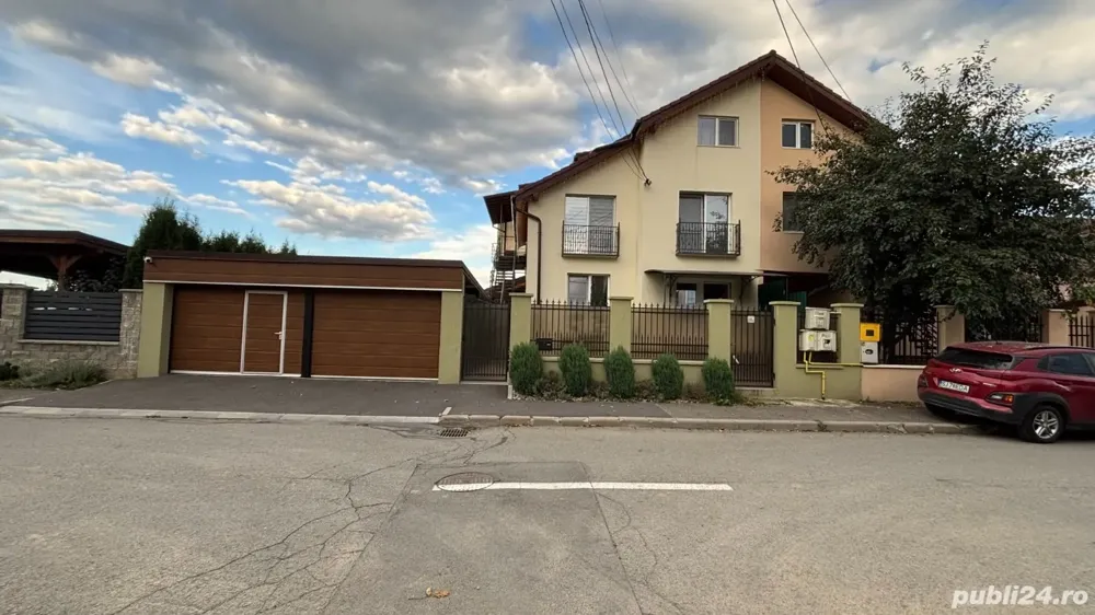 Vând casă spațioasă în Someșeni   ideală pentru familie sau investiție - imagine 1