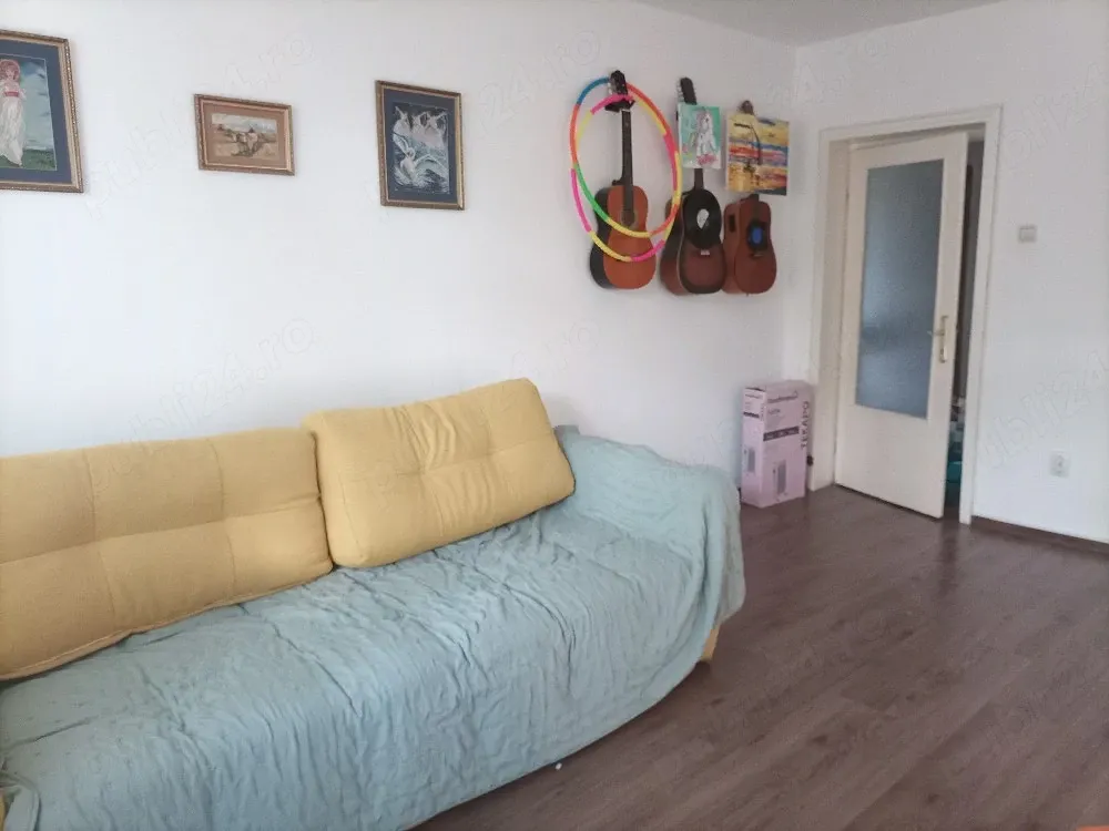 inchiriez apartament 4 camere in Oradea - imagine 1