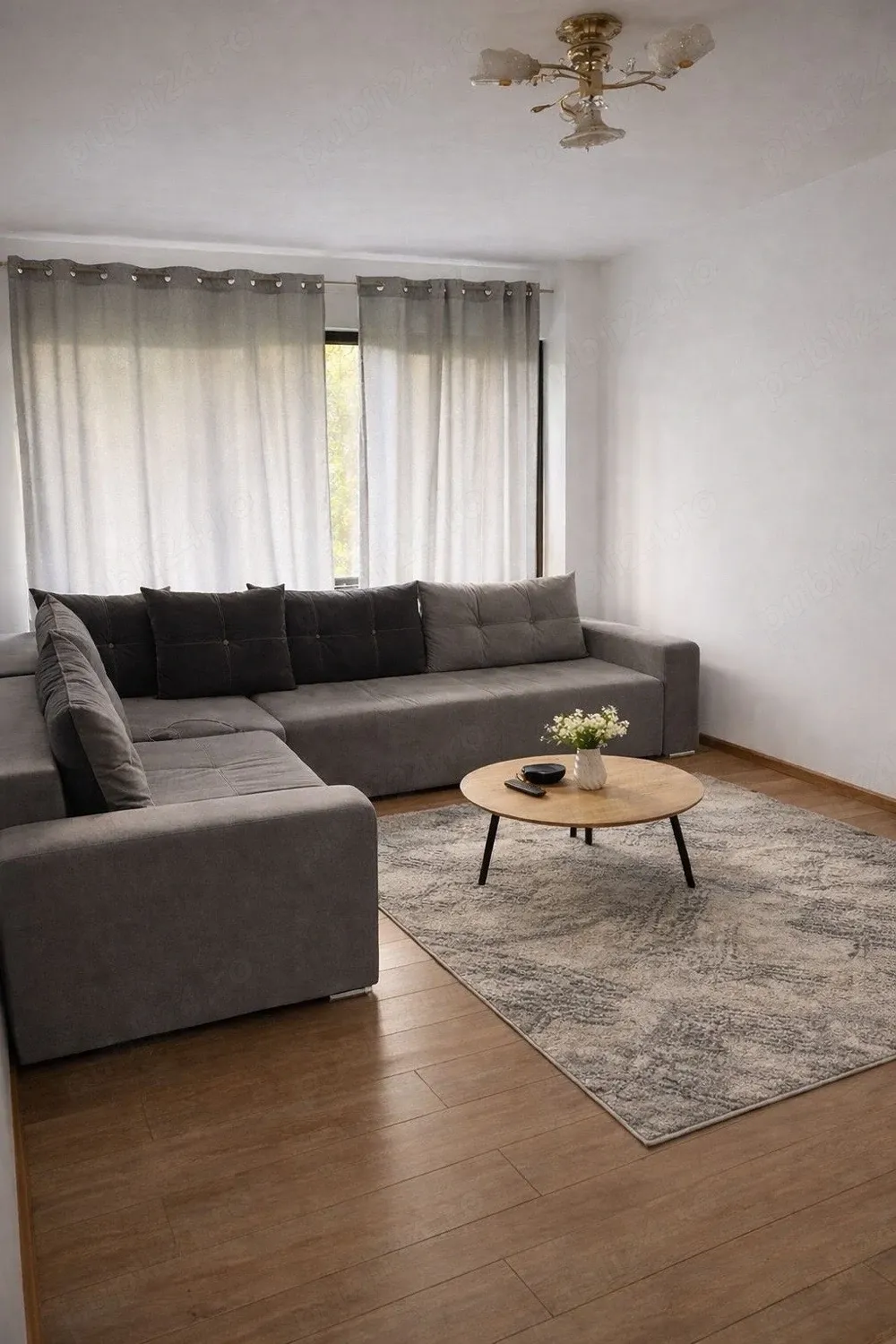 Inchiriez apartament doua camere zona Mc donalds nord regim hotelier - imagine 1