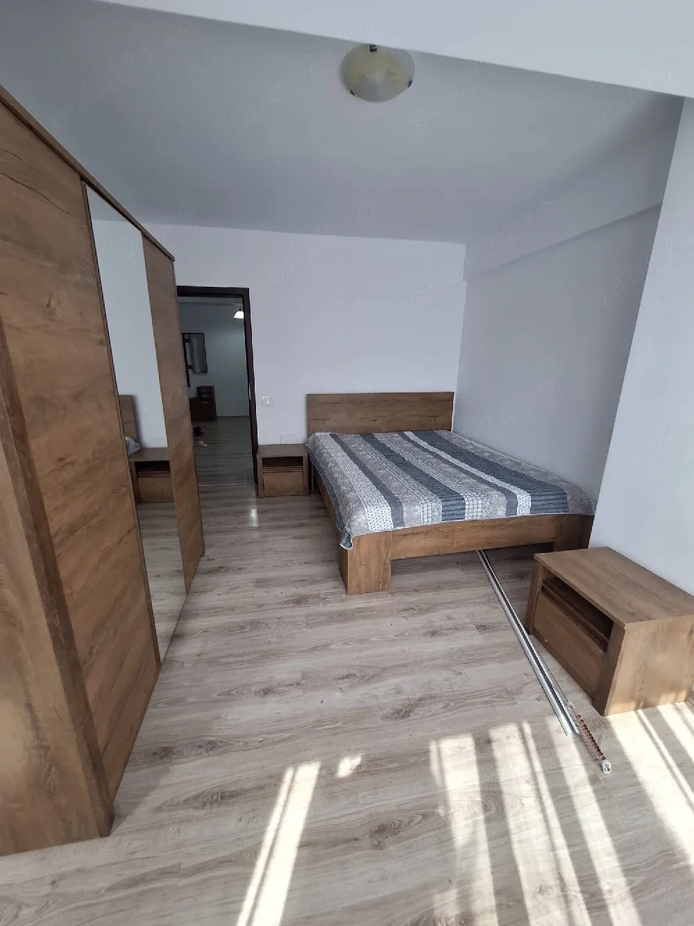 Închiriez apartament cu 2 camere suprafață 52 mp - imagine 1