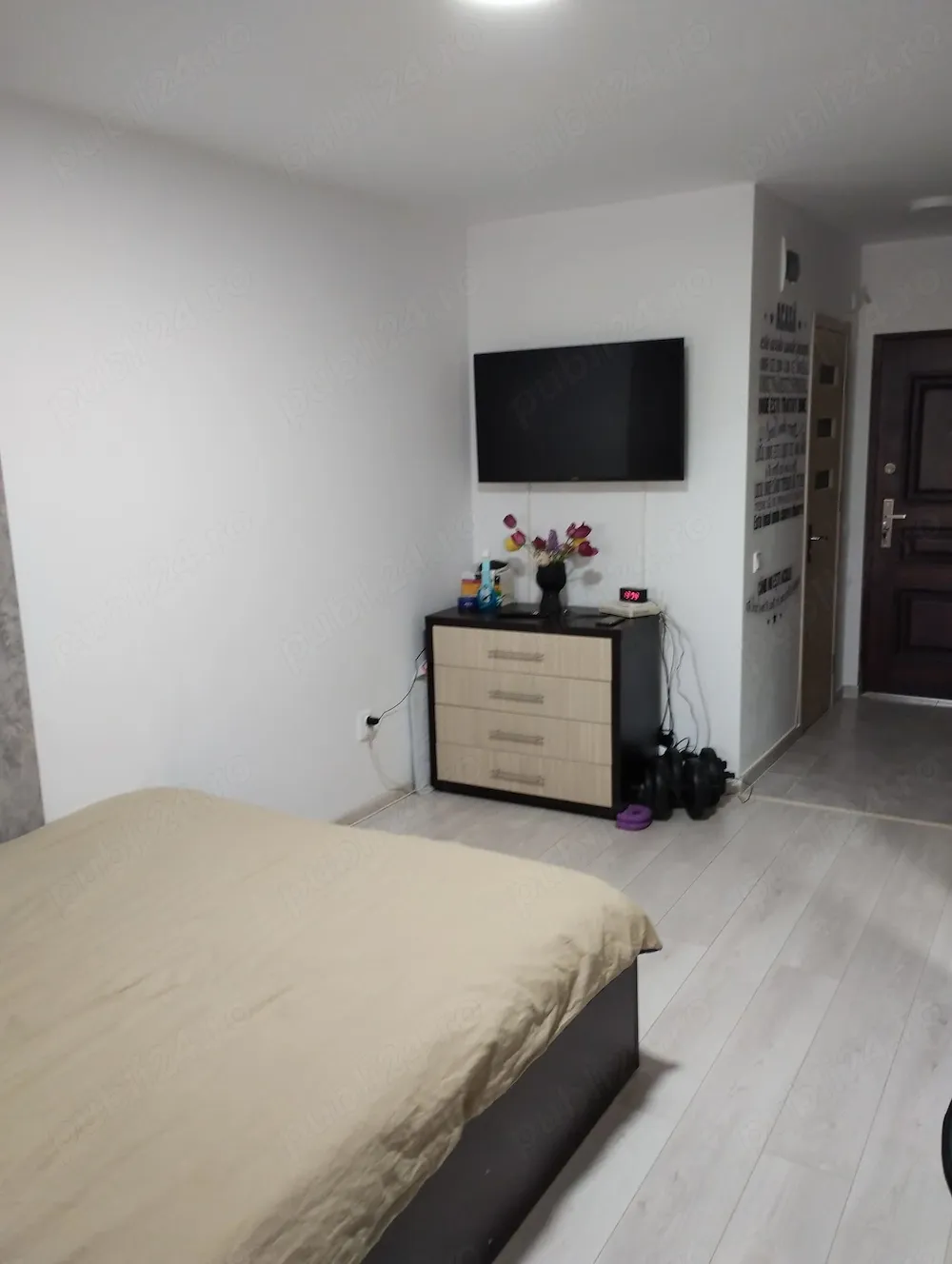Garsonieră modernă 30 mp complet mobilată(balcon 9 mp amenajat) + loc de parcare privat - imagine 1