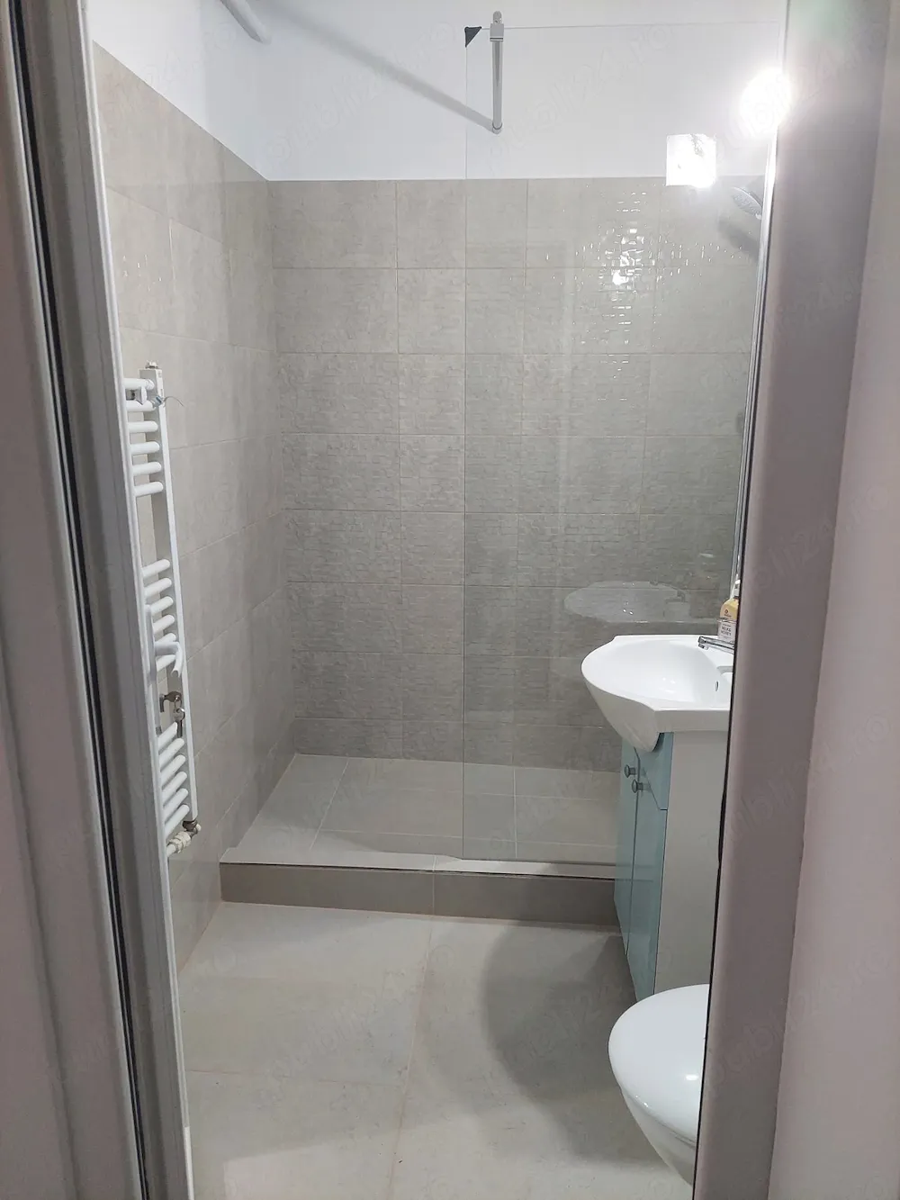 Propritar,vand garsoniera in Braila,et.1,zona barira pret 41000 - imagine 1