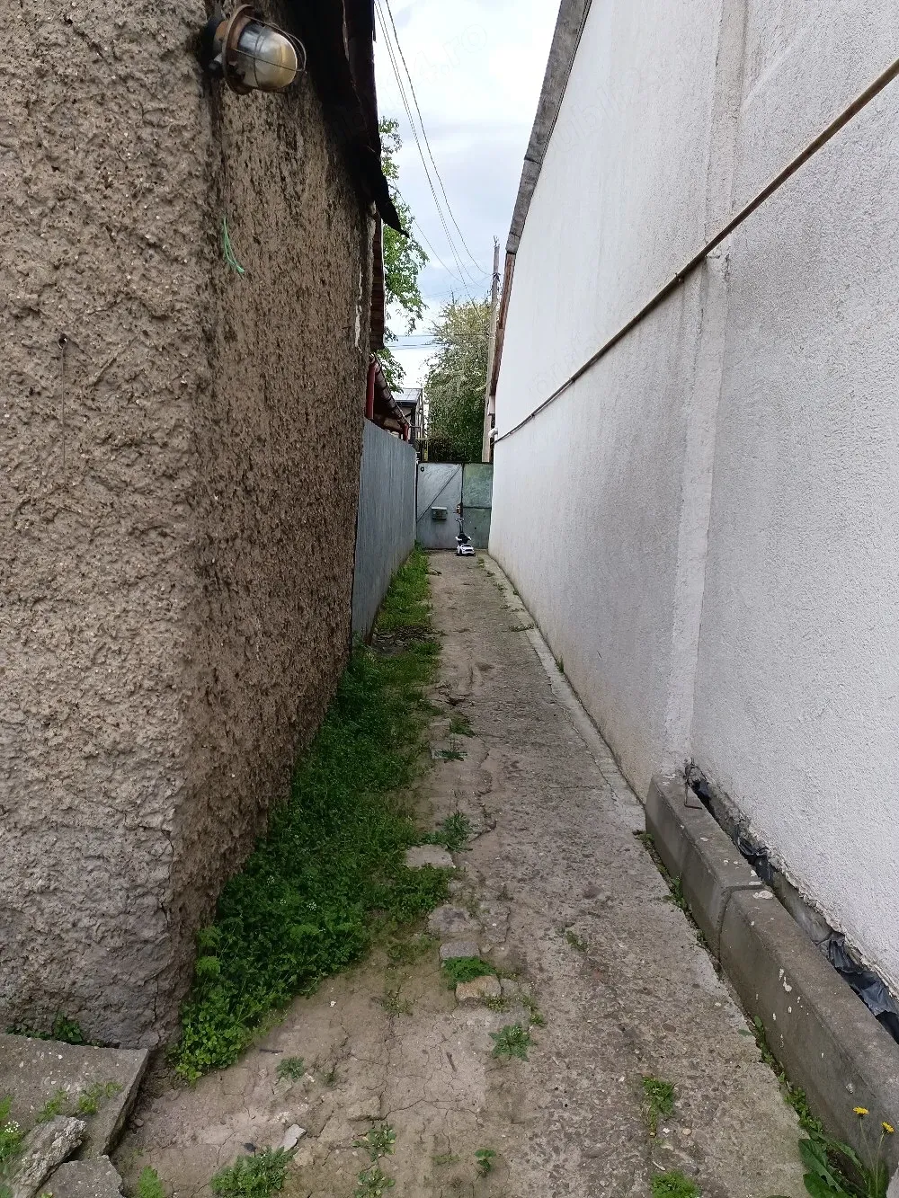 vând casă bătrânească - imagine 1