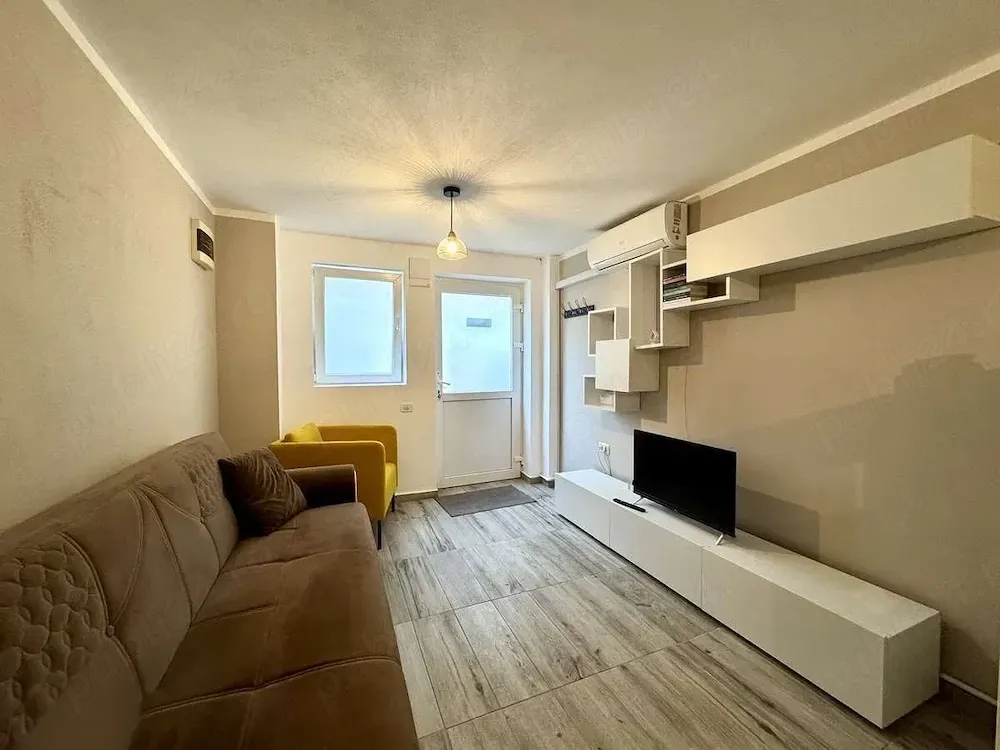 PERSOANA FIZICA vinde Apartament la curte, renovat recent, ultracentral Teatru