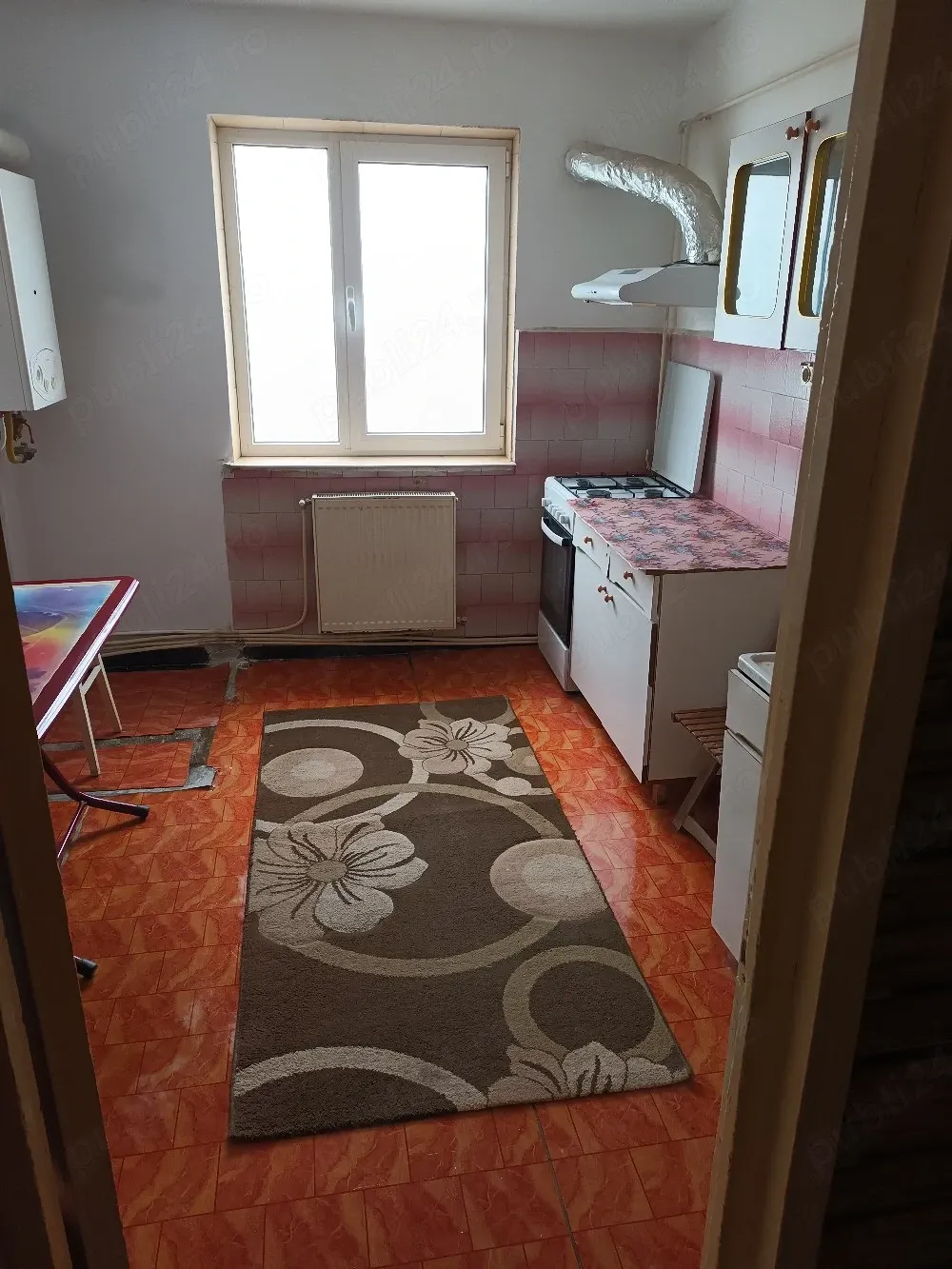 2 semi , et. 4, Restaurant Miorița, utili 51 mp