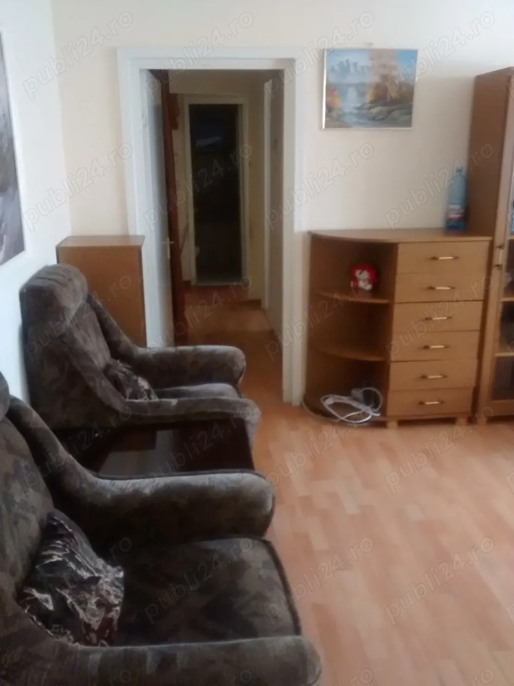 Apartament 3 camere, etaj 2 4, centrală proprie, zonă centrală - lângă Primărie - imagine 1