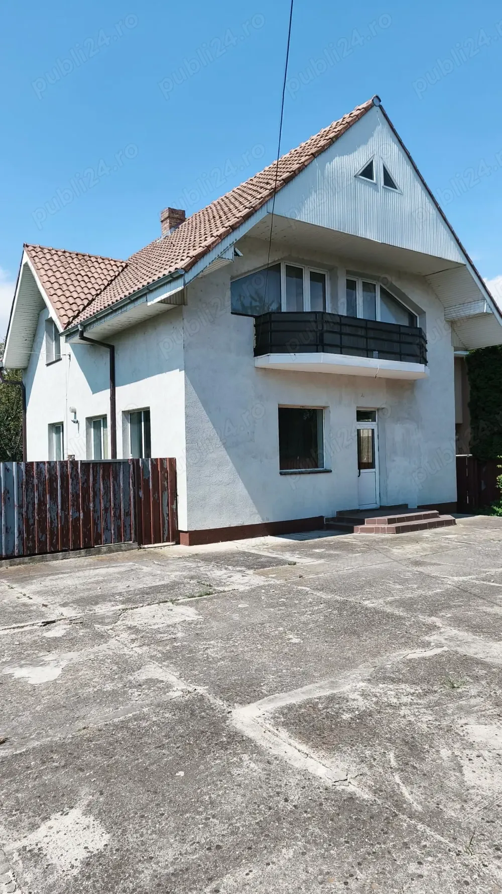 Vila cu 2 apartamente