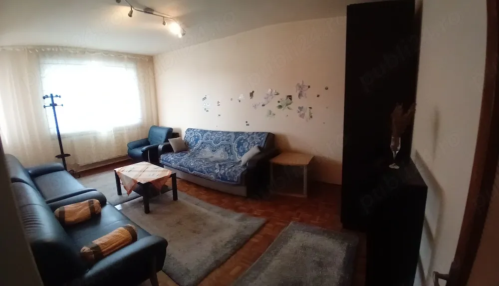 Proprietar, inchiriez apartament 3 camere decomandate Strand