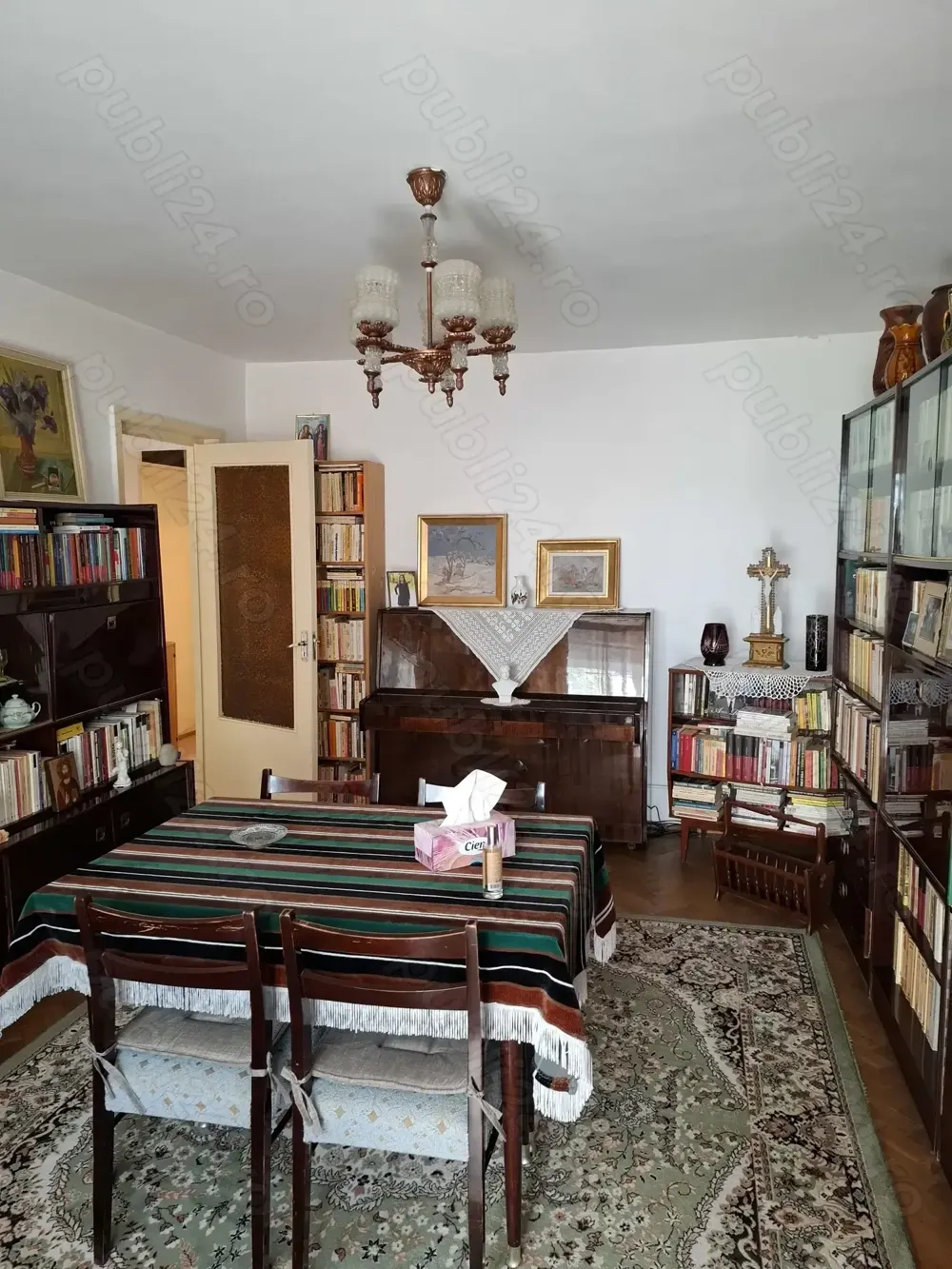 Închiriez apartament de 3 camere în cartierul Ștrand
