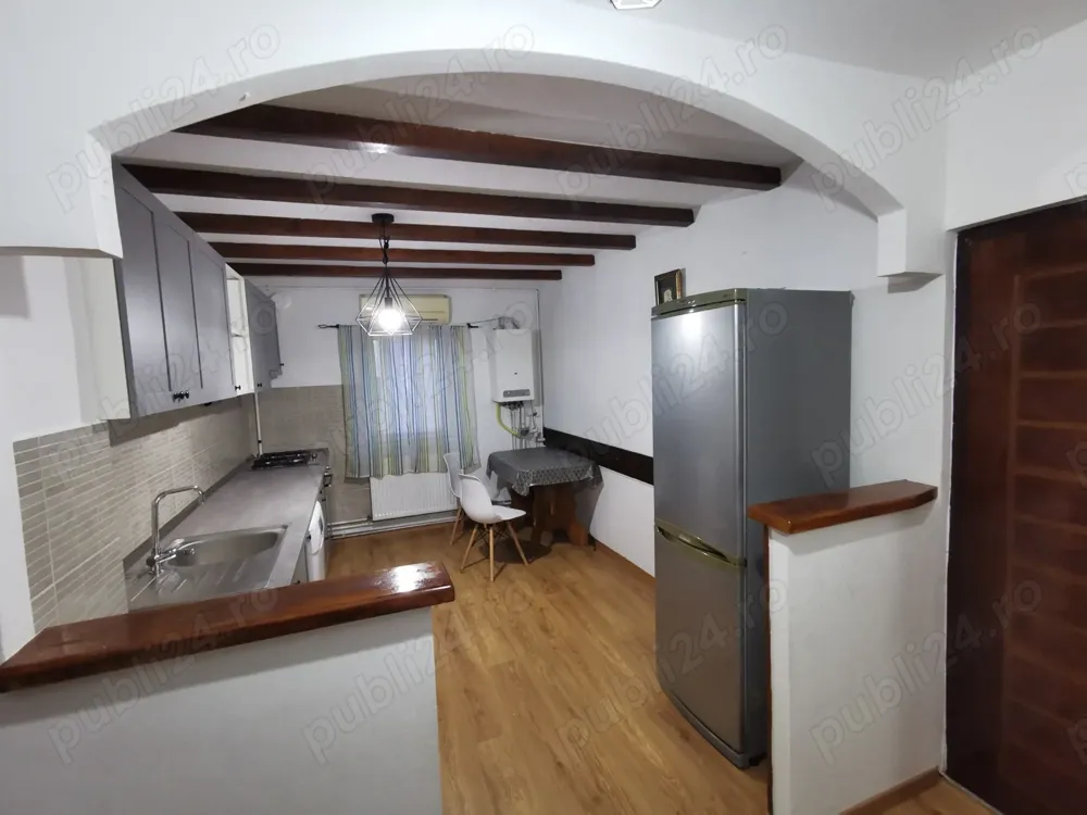 Inchiriez apartament cu 3 camere în Turnisor