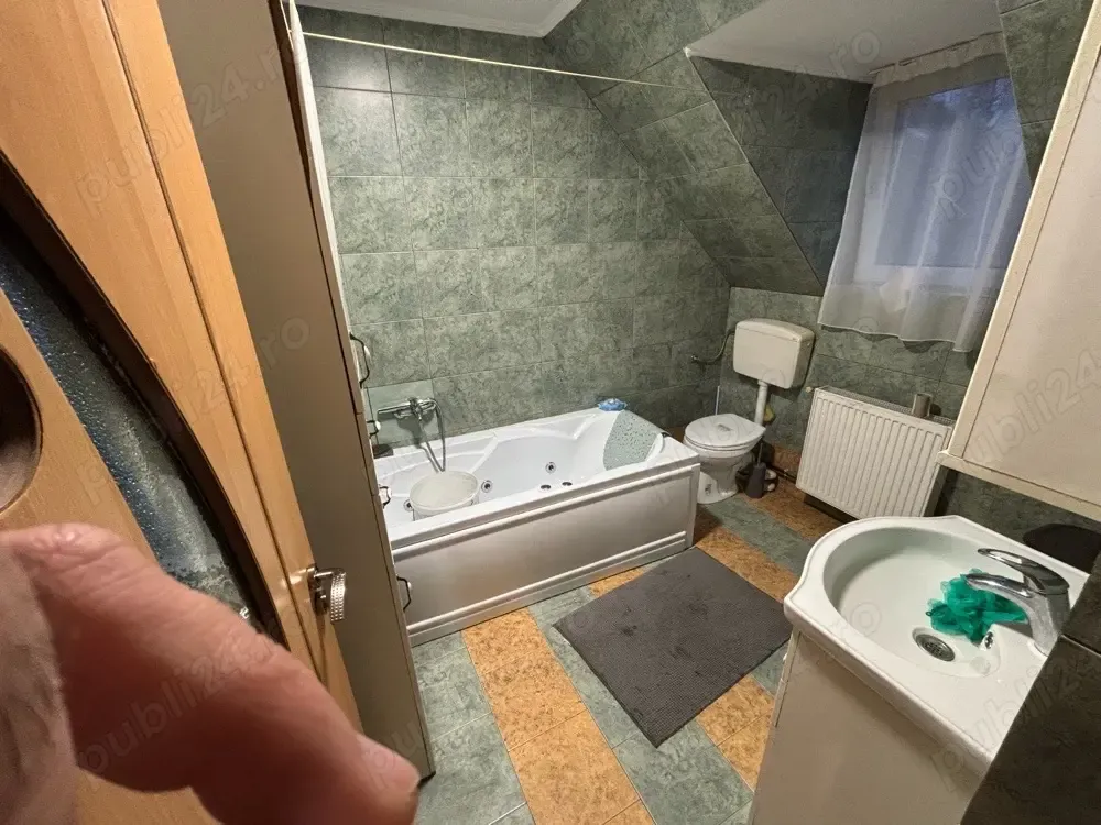 Închiriez mansardă cu curte   Sibiu, str. Ion Creangă - imagine 1