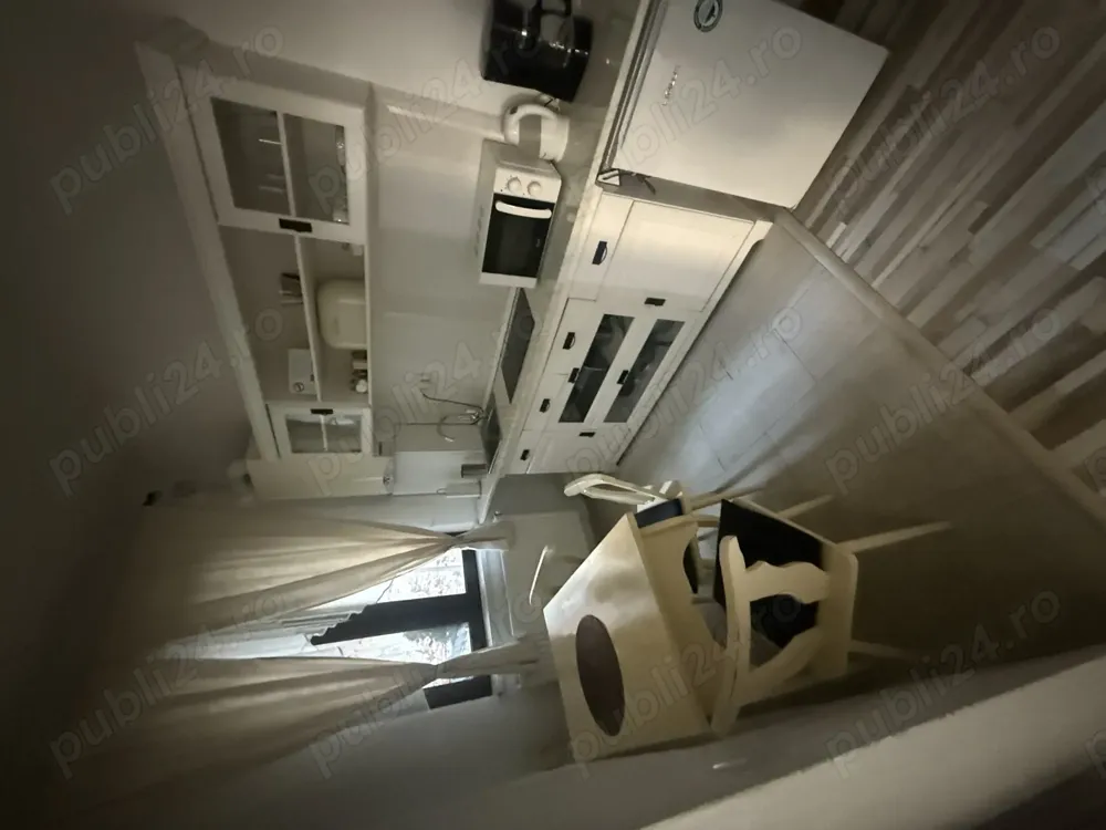 Vând apartament cu spațiu comercial - imagine 1