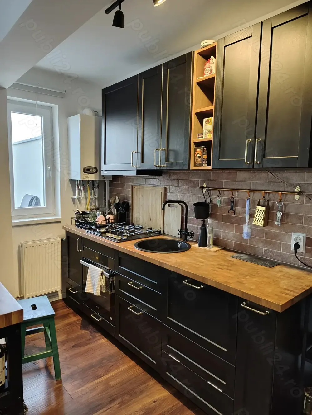 Penthouse cu 3 camere decomandate - 57,80 mp și terasă de 54,50 mp - Negociabil.