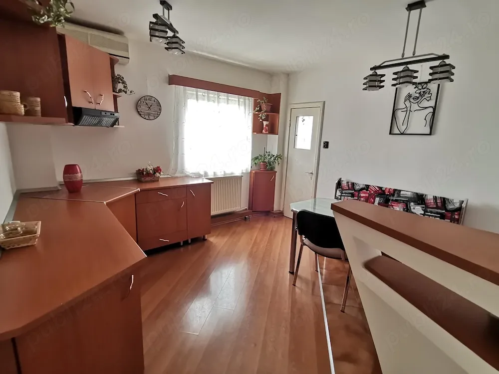 PROPRIETAR - vand apartament ultracentral Str. Uzinei - Gara Sibiu - imagine 1