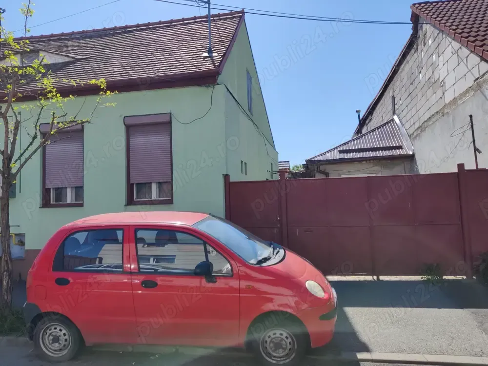 Casă de vânzare în cartierul Terezian, Sibiu - 2 camere, curte comună.