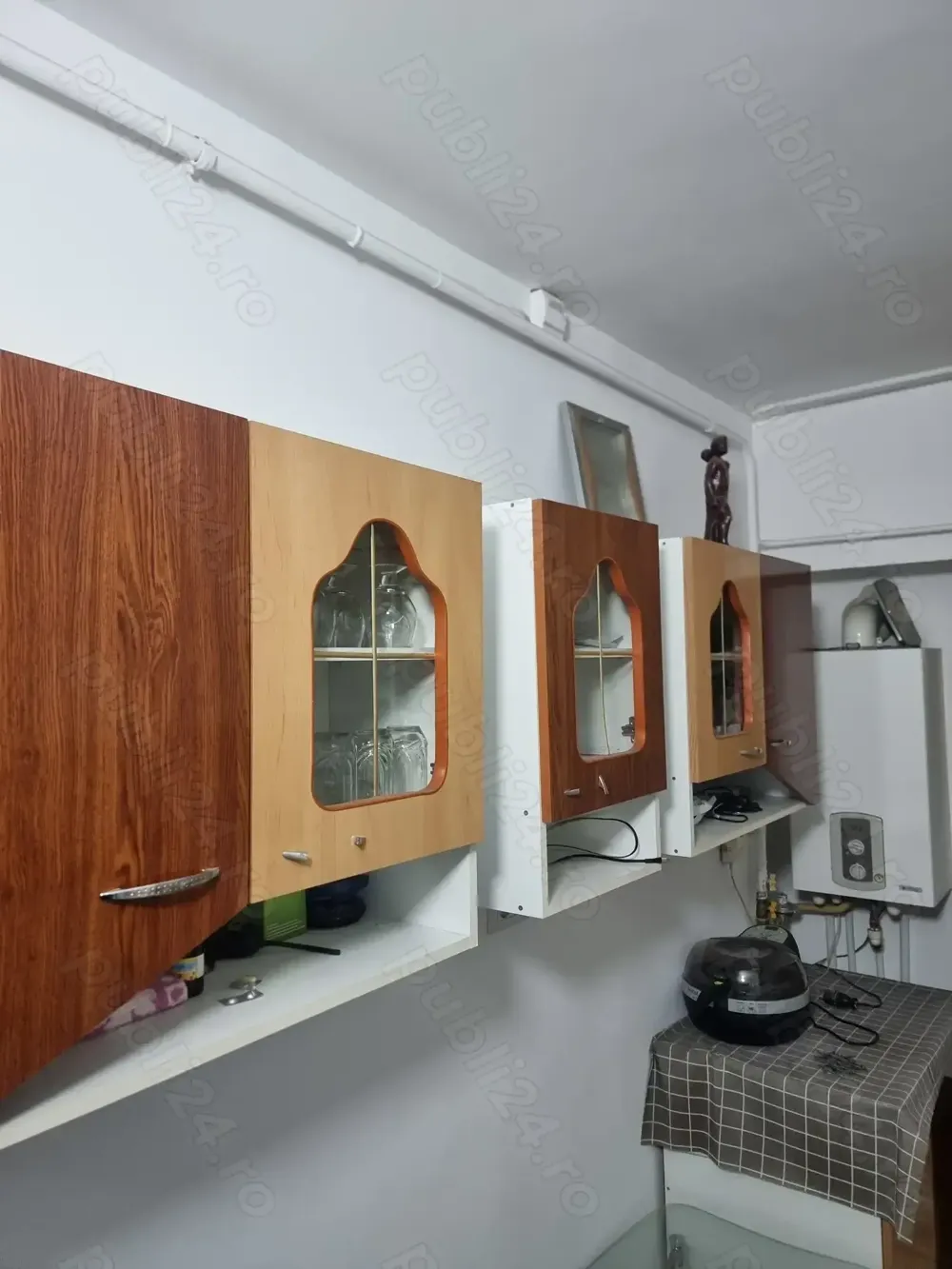 Vând apartament 2 camere decomandate  vizavi de gara Burdujeni  et 3