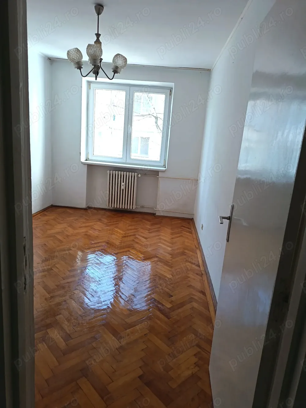 Vând apartament 3 camere decomandate - imagine 1