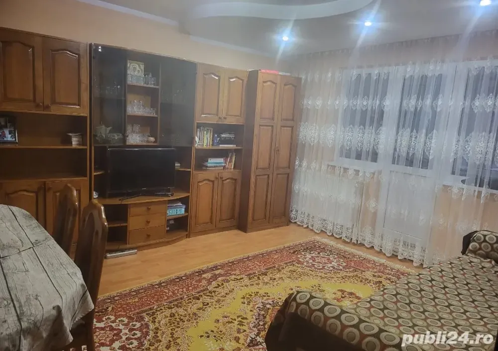 Persoana fizica, vand  in 3 camere decomandate, mobilate si utilate,boxa. Acceptăm credit ipotecar. - imagine 1