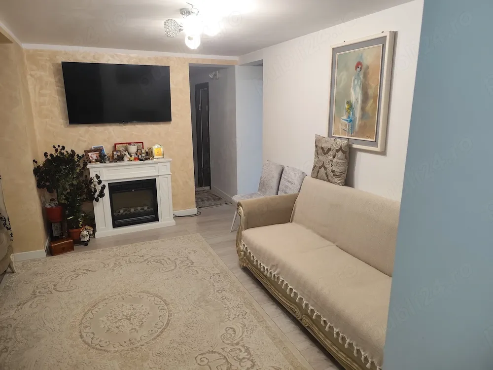 Casă cu teren generos de 2100 mp   Str. Mitocelului,