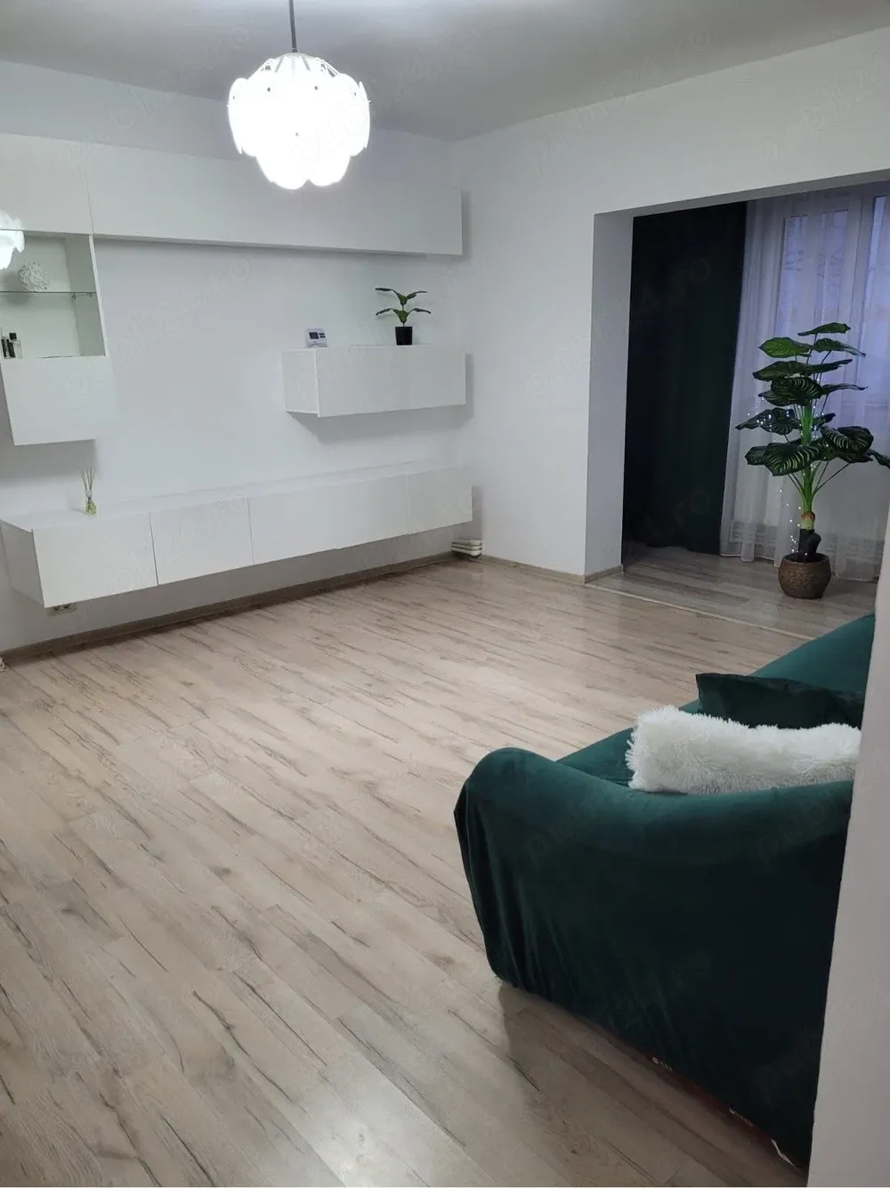 Inchiriez apartament 2 camere zona Capat la unu - imagine 1