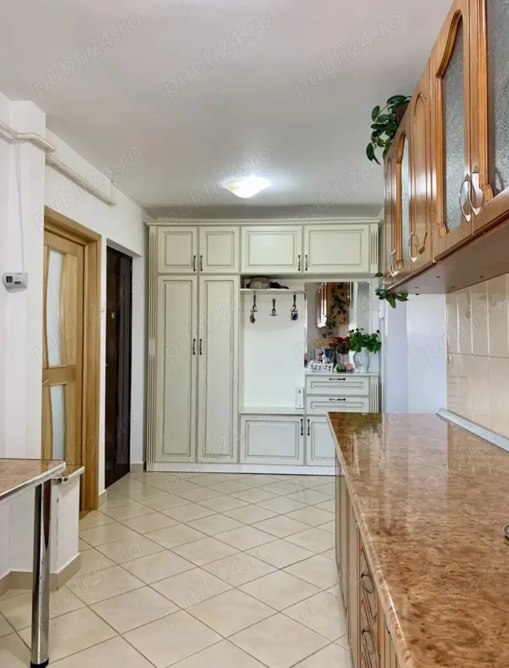 Apartament cu 2 camere, Inspectoratul Școlar