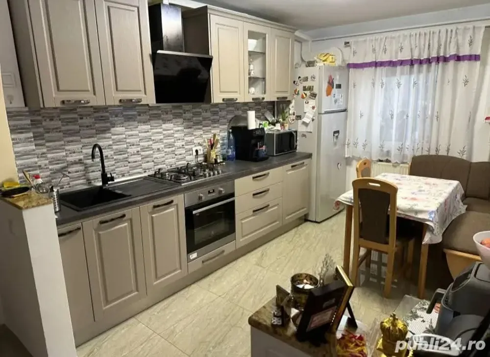 Apartament cu 3 camere, Zona Biserica Sf. Ilie -Gh. Avramescu