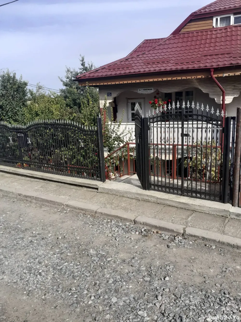 Vând casă P+1 în Botoșani
