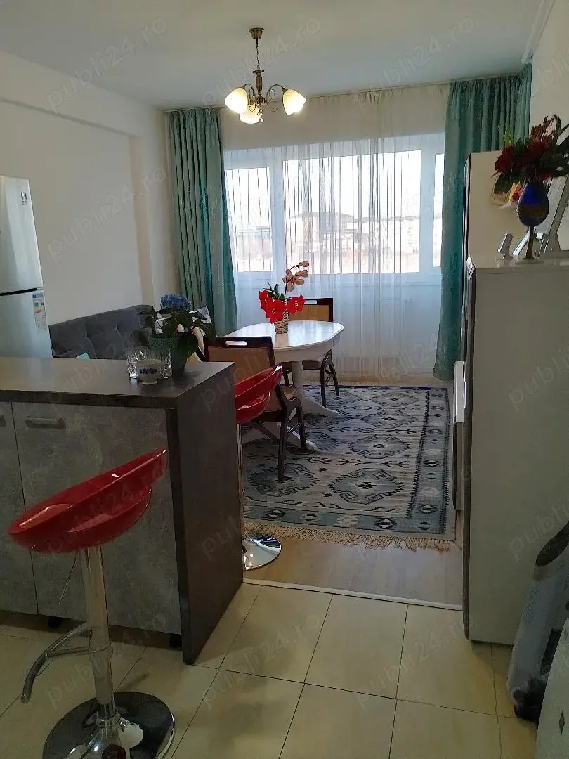 Vand  ap. 2 camere cu loc parcare,zona prel.Ghencea (Cart. Latin).