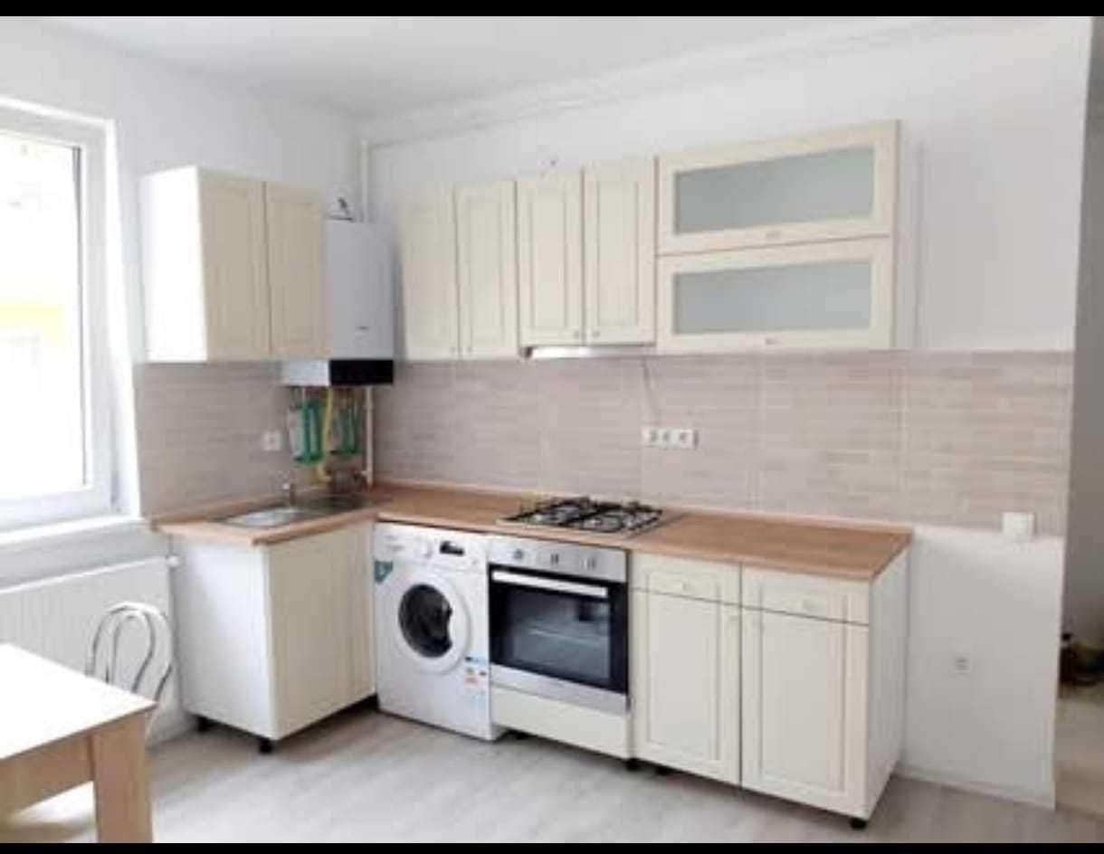 Vand apartament central Floresti