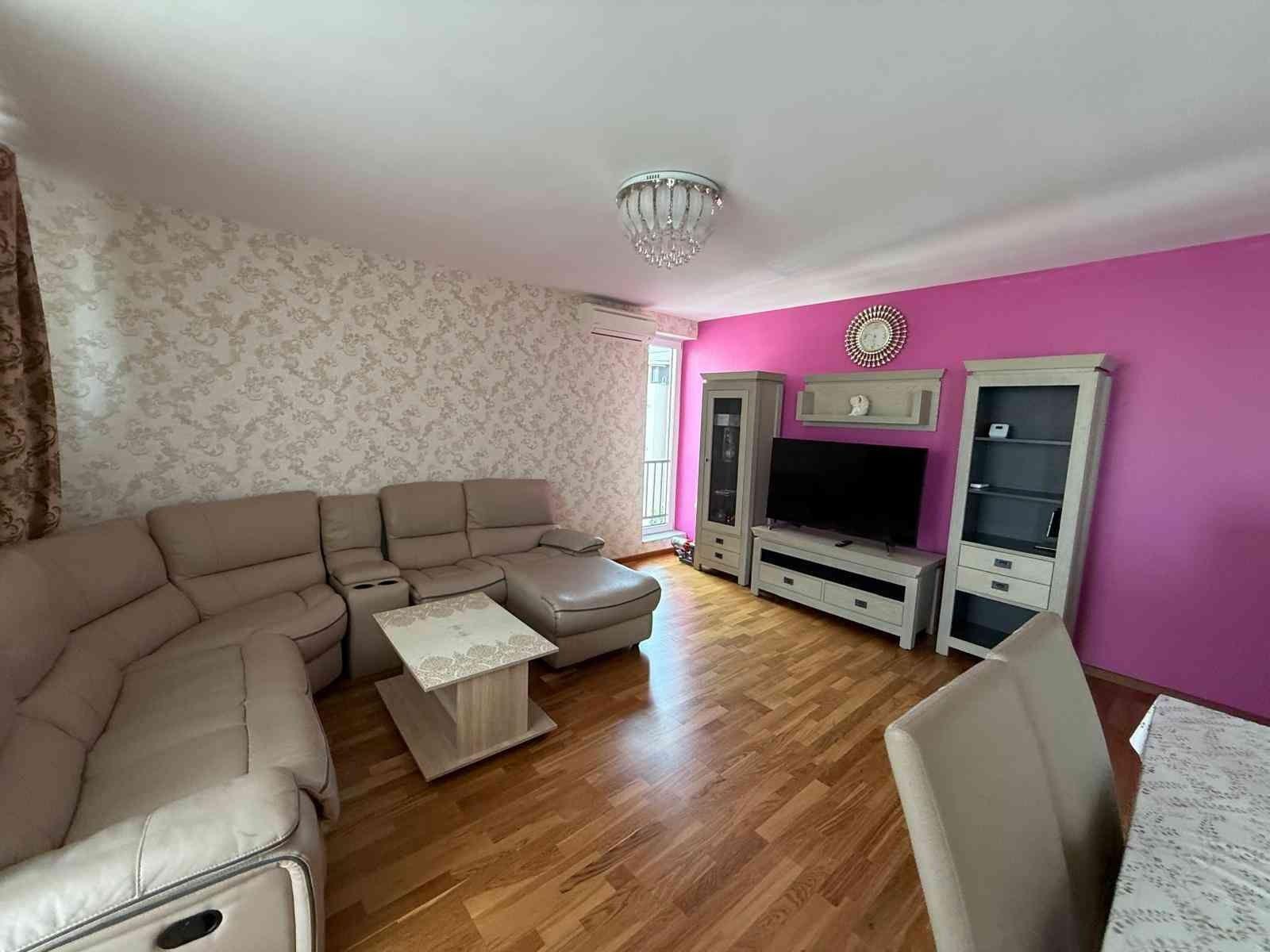 Apartament de vanzare cu 3 camere Ultrafinisat in cartierul Andrei Muresanu