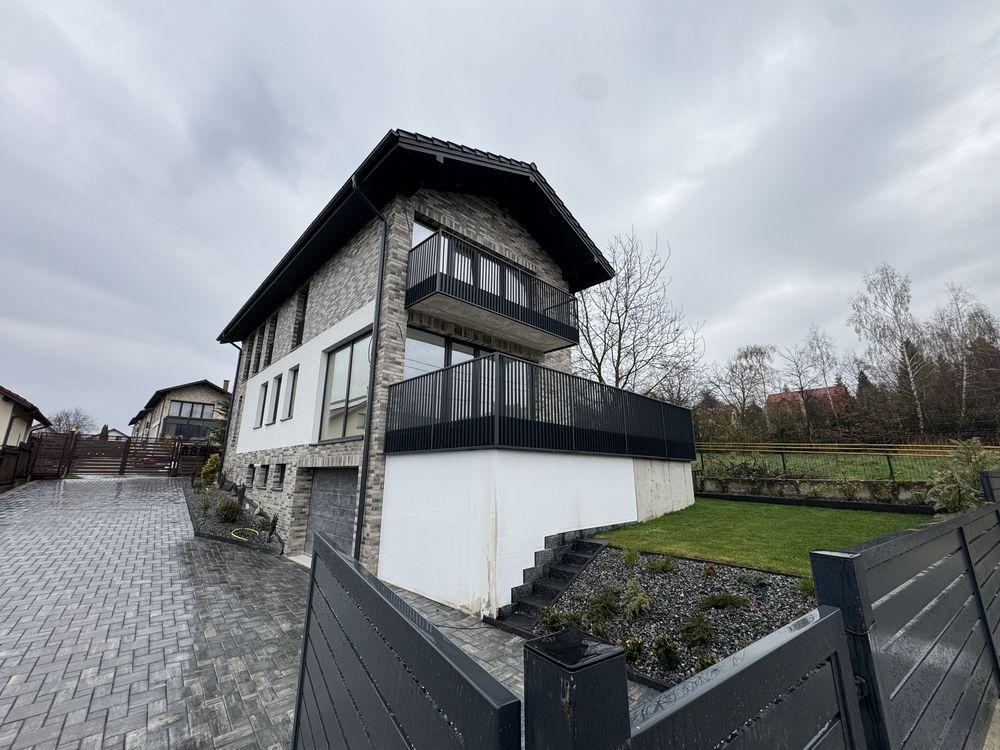 Casa in Faget zona Vila Tusa, str Liviu Rusu 9