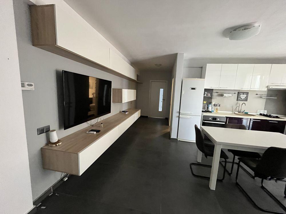 Inchiriez ap 3 camere Sub Cetate - imagine 1