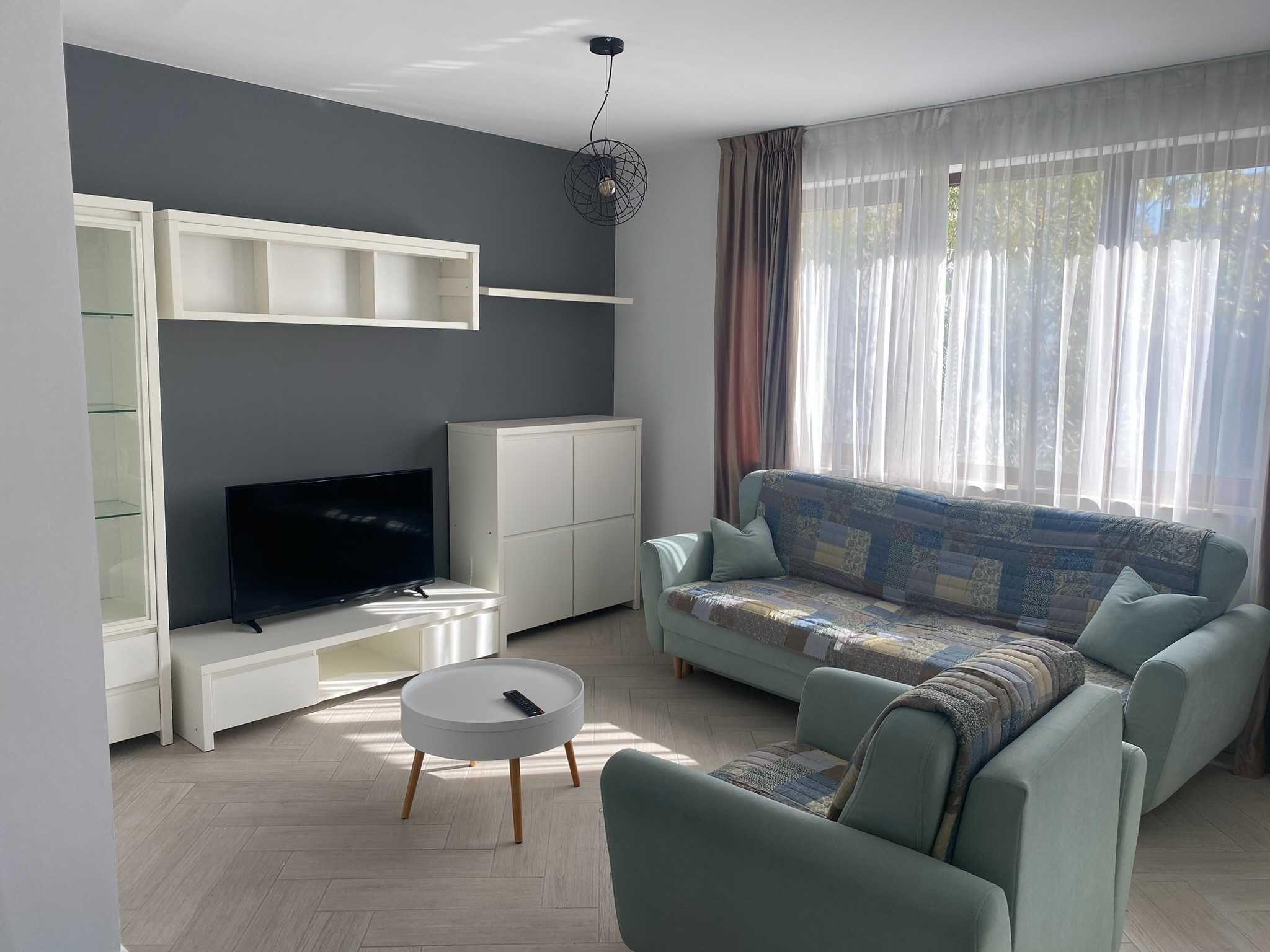 Inchiriez apartament cu 3 camere si parcare | V. Bibescu |cartier Europa/Zorilor