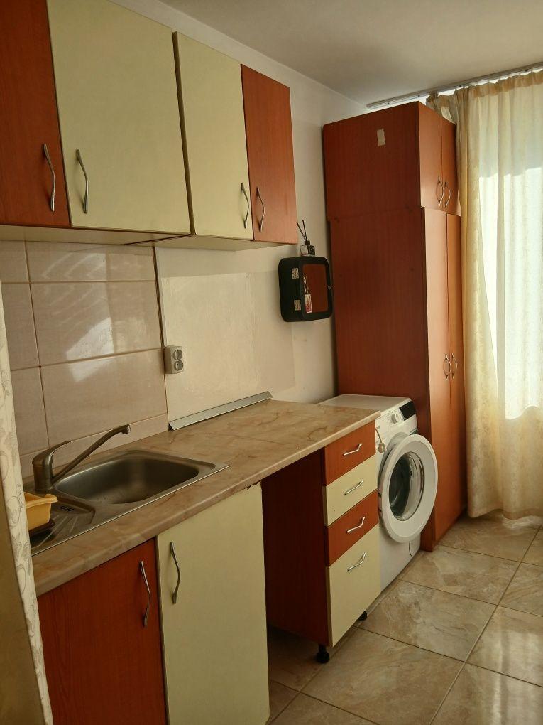 Închiriez cameră de cămin cu baie in cameră
