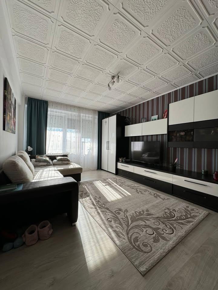 - De vânzare apartament 2 camere decomandat - Nufărul