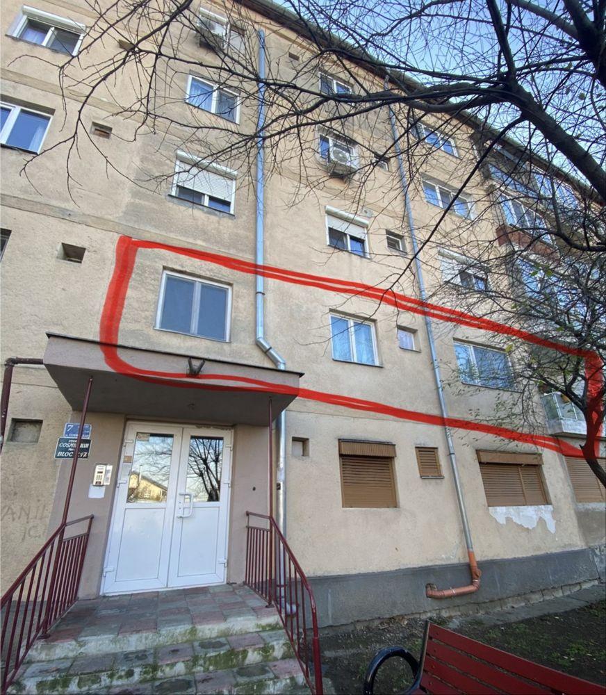 Apartament 3 camere etaj 1 locatie excelenta