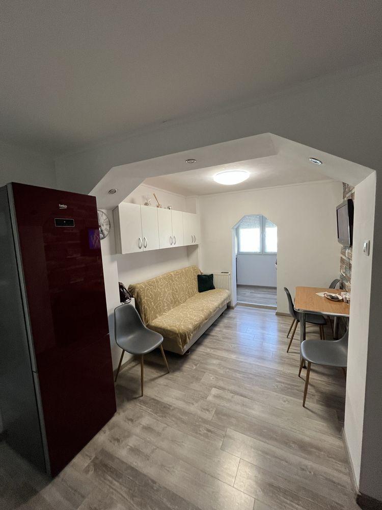 Inchirieaz apartament 2 camere