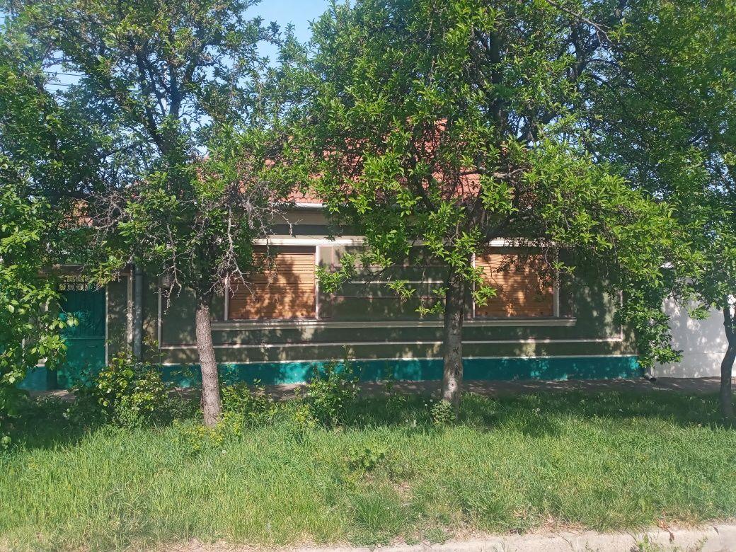 Casă cu 4 camere de vânzare in Ioșia - imagine 1