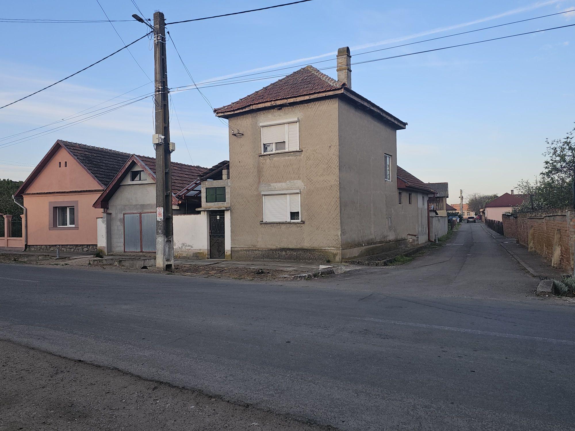 Vand casa in Santaul Mic