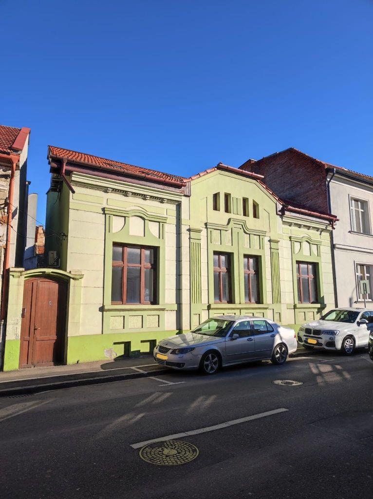 Dau în chirie casă ultracentrală în Oradea - imagine 1