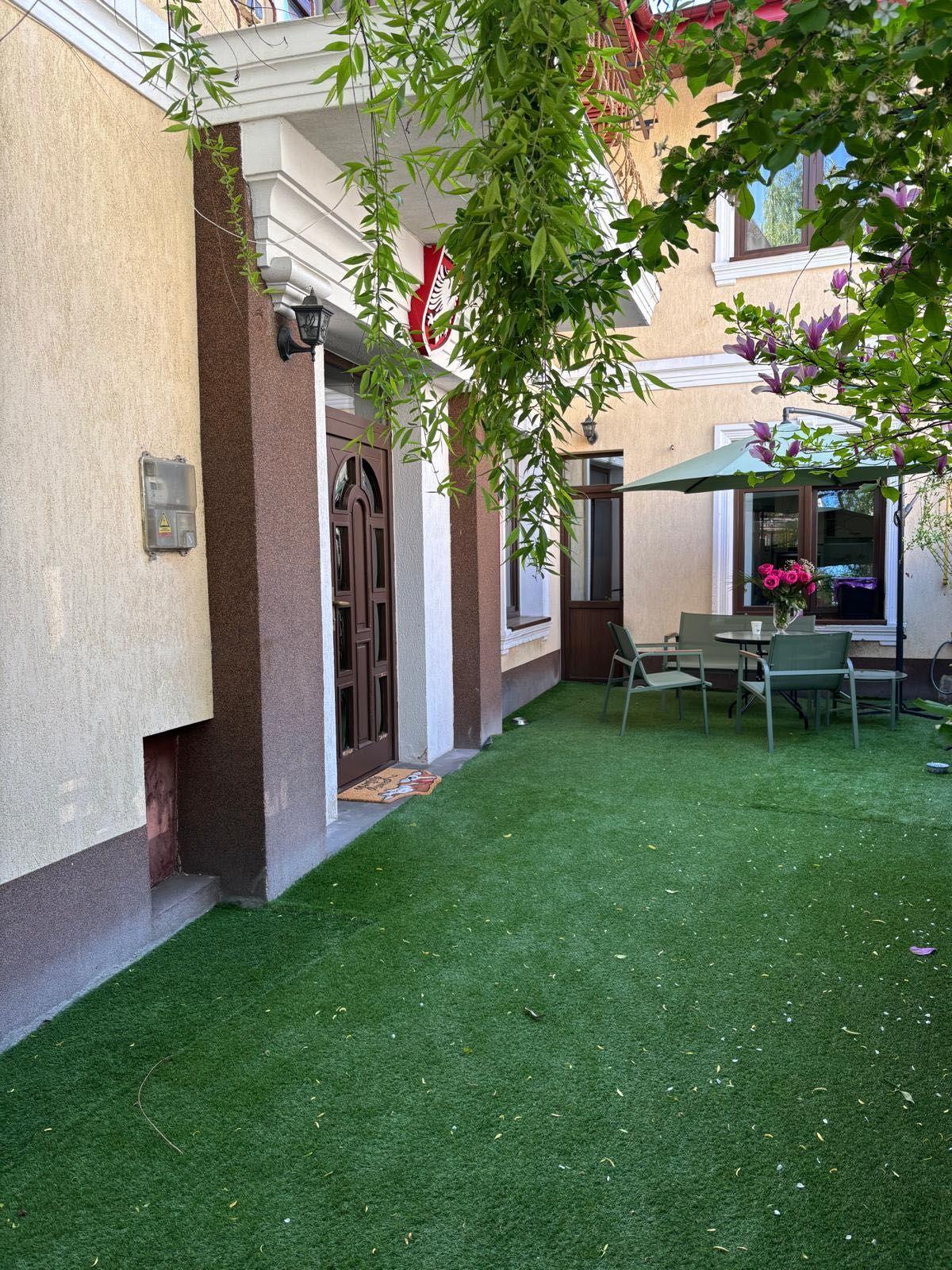 Casa tip vila   moderna  - curte  inchiriere ,Mosilor,Eminescu strada  Iancu Capitanu 34 - imagine 1