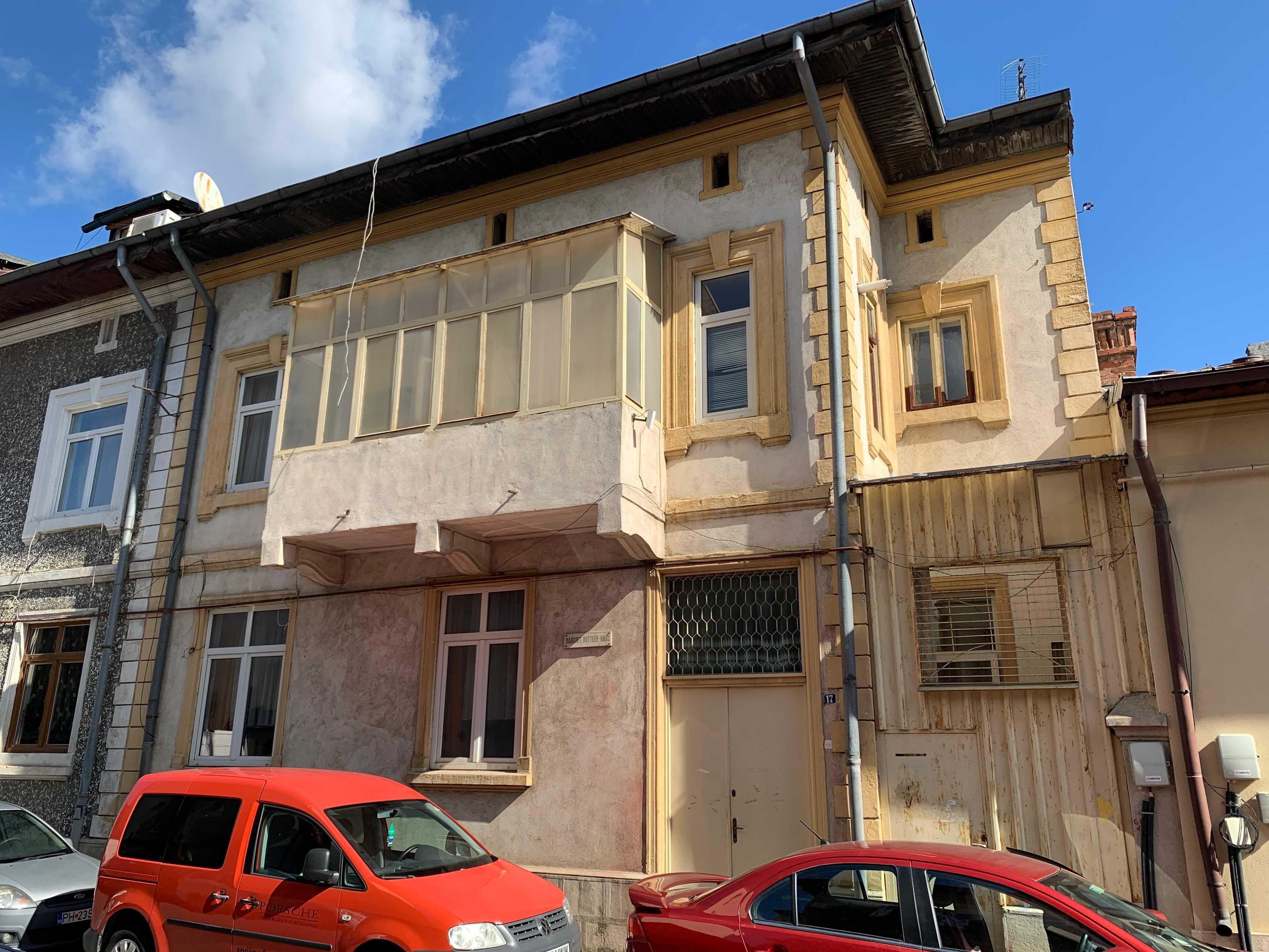 Casa 8 camere (180mp - D+P+E+M) la pret de apart 4 camere - Hala Traian - proprietar